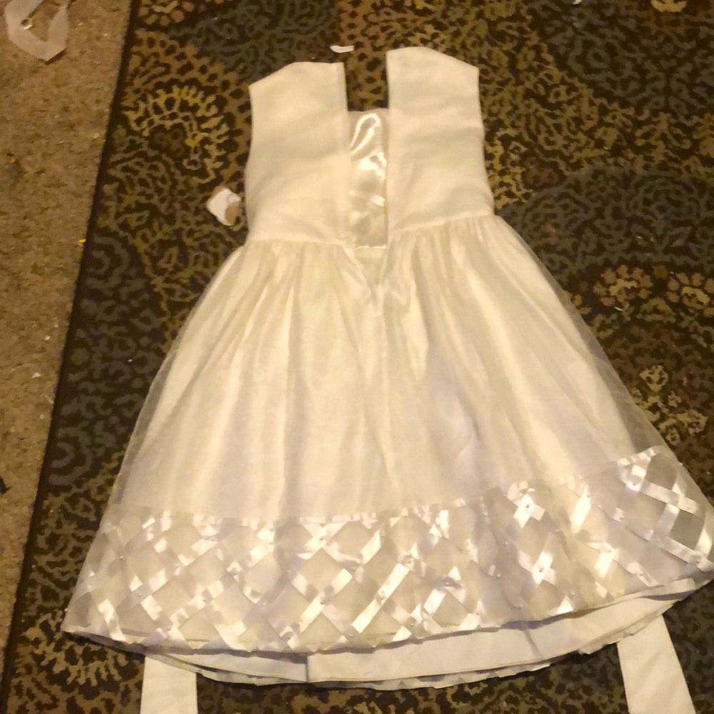 This is my favorite dress but selling this anyways white wedding dress for sale
